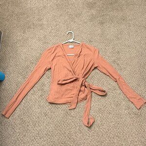 WORN ONCE DressBlank Wrap Long Sleeve Large Peach T-Shirt (22" Length)
